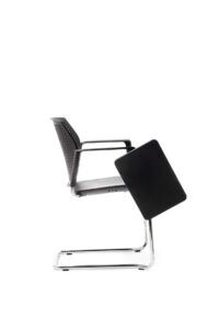 Czarne krzesło biurowe z podkładką od boku 4job BGroup