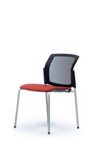 czerwone krzesło biurowe po skosie od przodu 4job B-Group