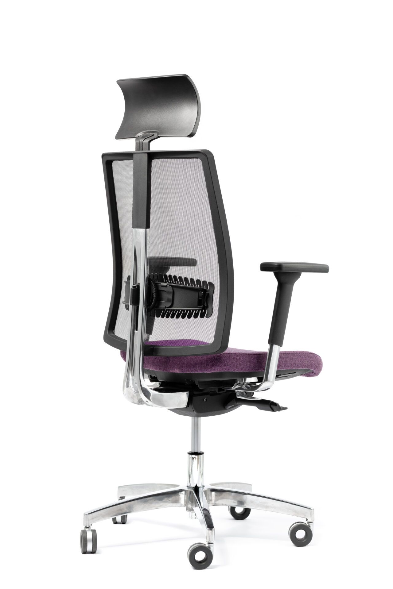 Czarny fotel biurowy z fioletowym siedziskiem - widoczne od tyłu po skosie zdjęcie 4