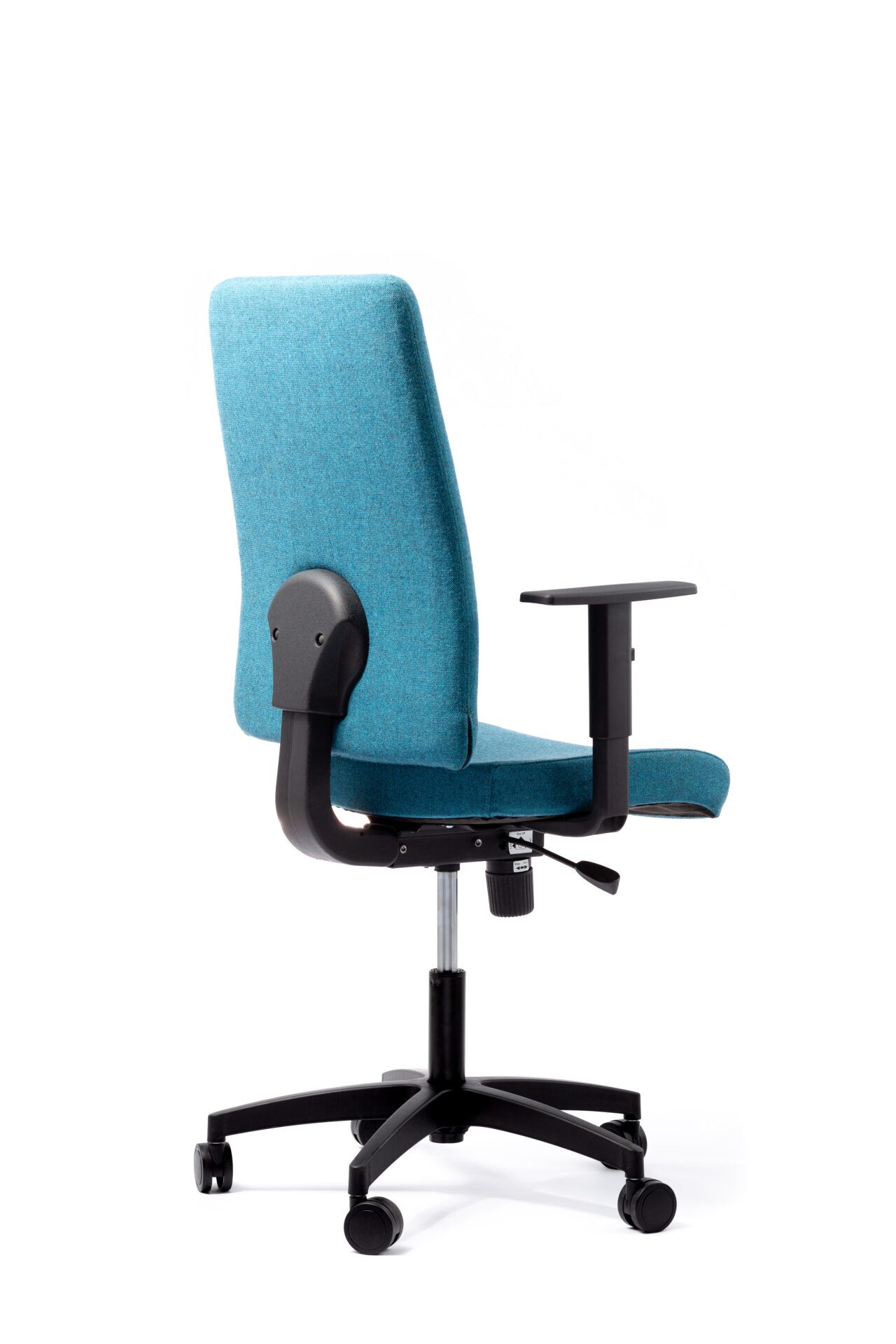 Niebieski fotel biurowy - widoczny po skosie od tyłu zdjęcie 4