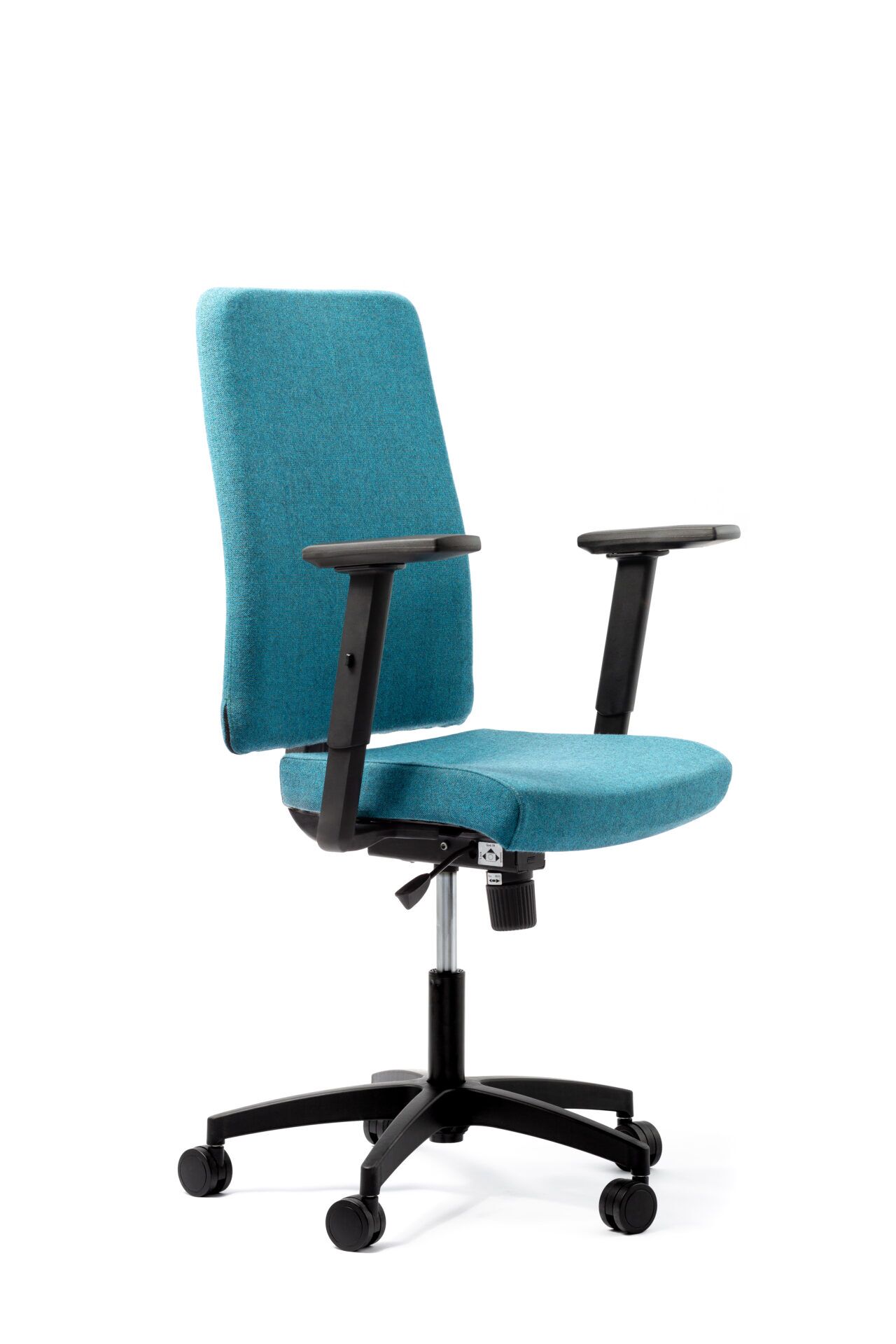 Niebieski fotel biurowy - widoczny po skosie od przodu zdjęcie 6