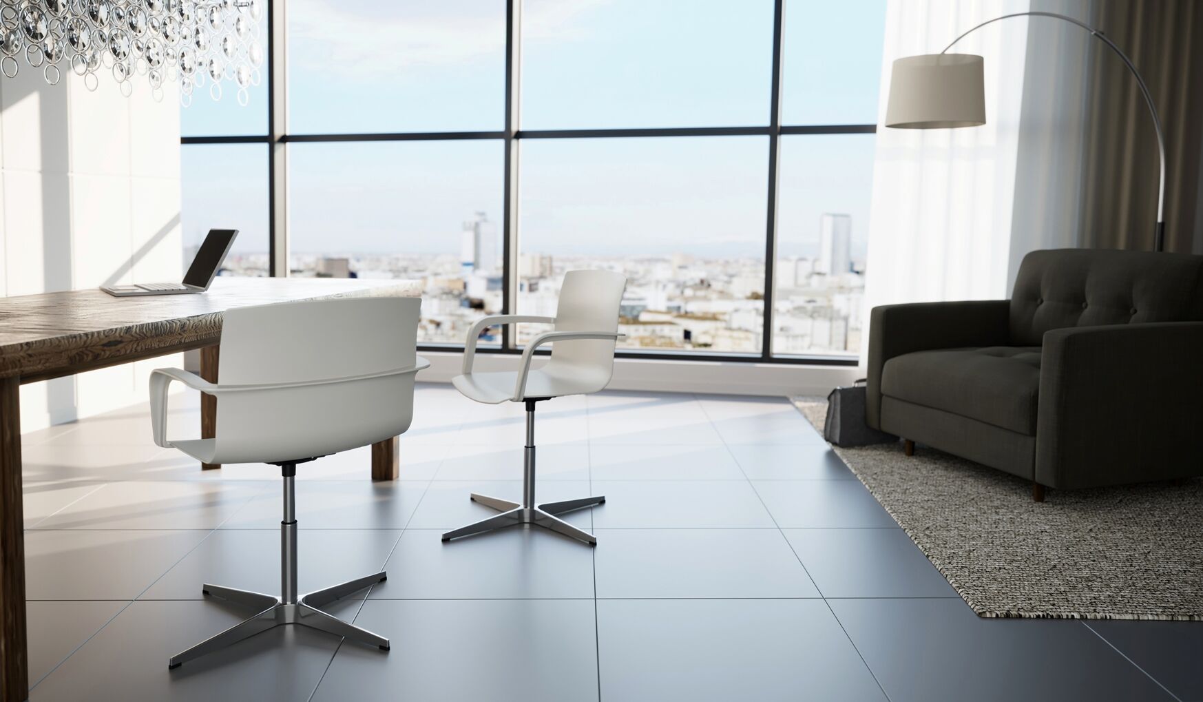 Biuro z dużym oknem i dwoma białymi krzesłami z metalowymi nóżkami