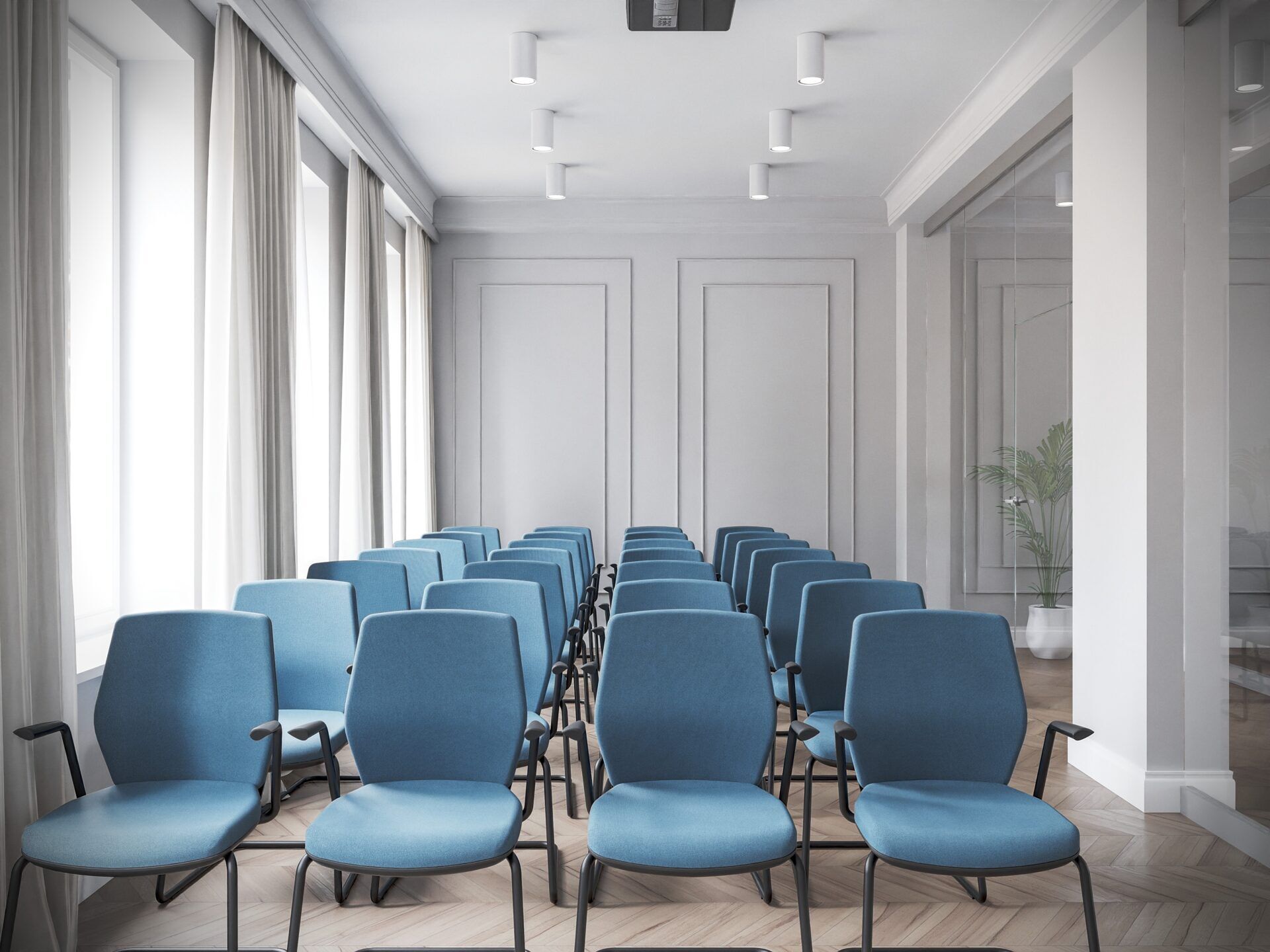 Jasne pomieszczenie konferencyjne z krzesłami biurowymi z niebieskimi obiciami scena 1
